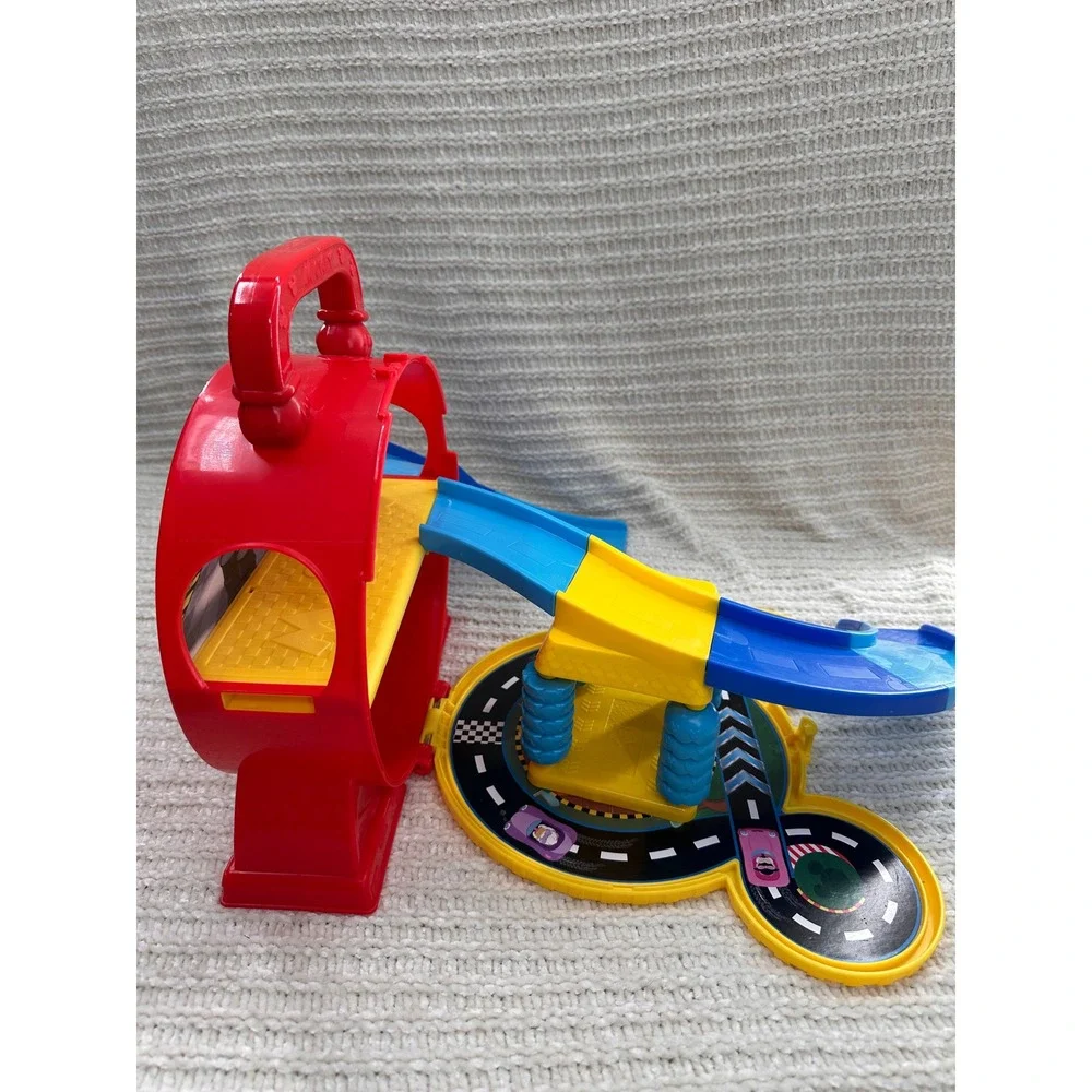 Disney Junior Mickey Roadster Racers Stow N Go Garage Playset Mickey Donald Cars
